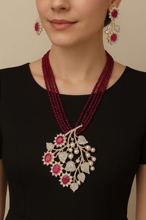 Modern Elegance Leaf Motif Necklace Set