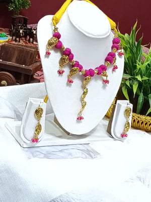 Golden Petal Charm 🌼
