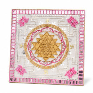 Shri yantra lippan art