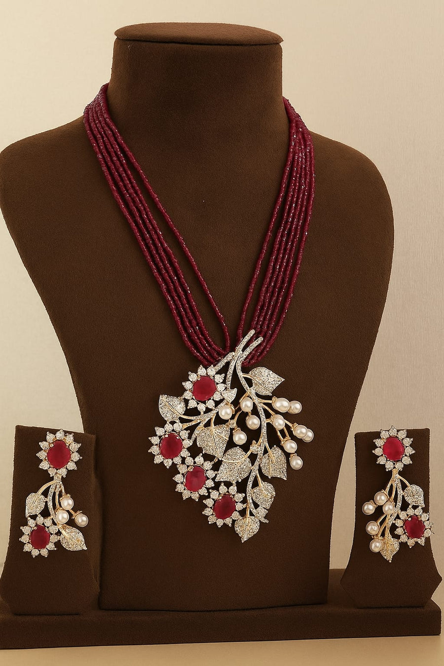 Modern Elegance Leaf Motif Necklace Set