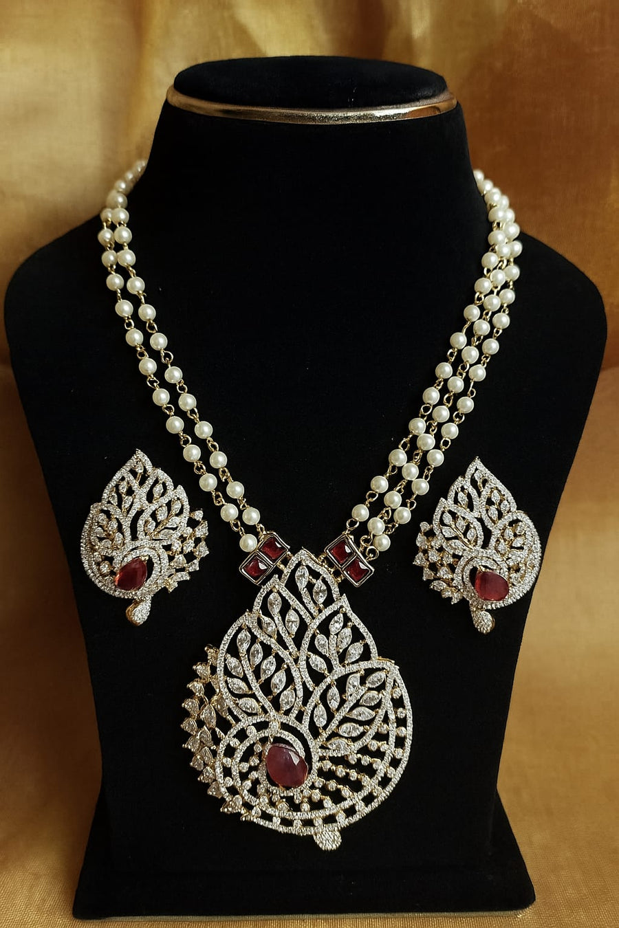 Modern Pearl CZ Necklace Set – Leaf Motif Elegance